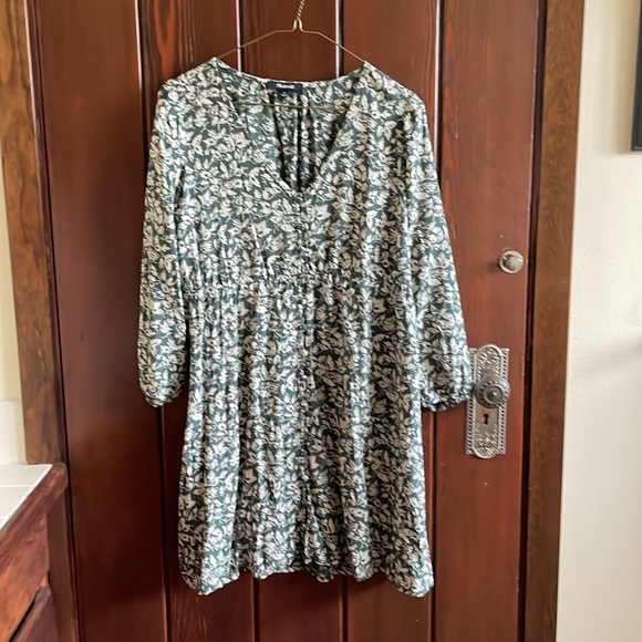 Madewell | V-Neck Button-Front Mini Dress in Forest Leaves XS Long Sleeve - Picture 4 of 8